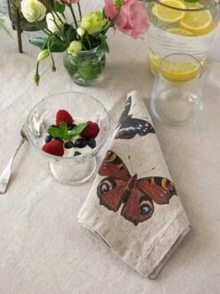 Oldenhof Flying Butterflies Servet 45 X 45 Cm Linnen 6 Stuks -Winkel Voor Keukenbenodigdheden linoroom napkins butterflies vertical lr 6